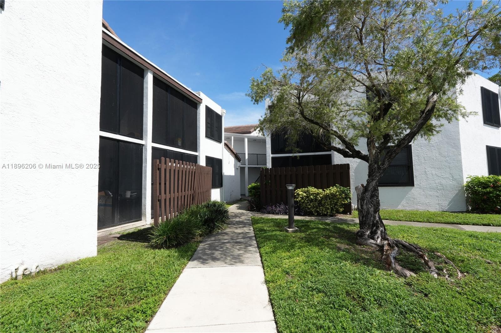 LAKE POINTE CONDOMINIUM · #128 in Oakland Park - Photo 30