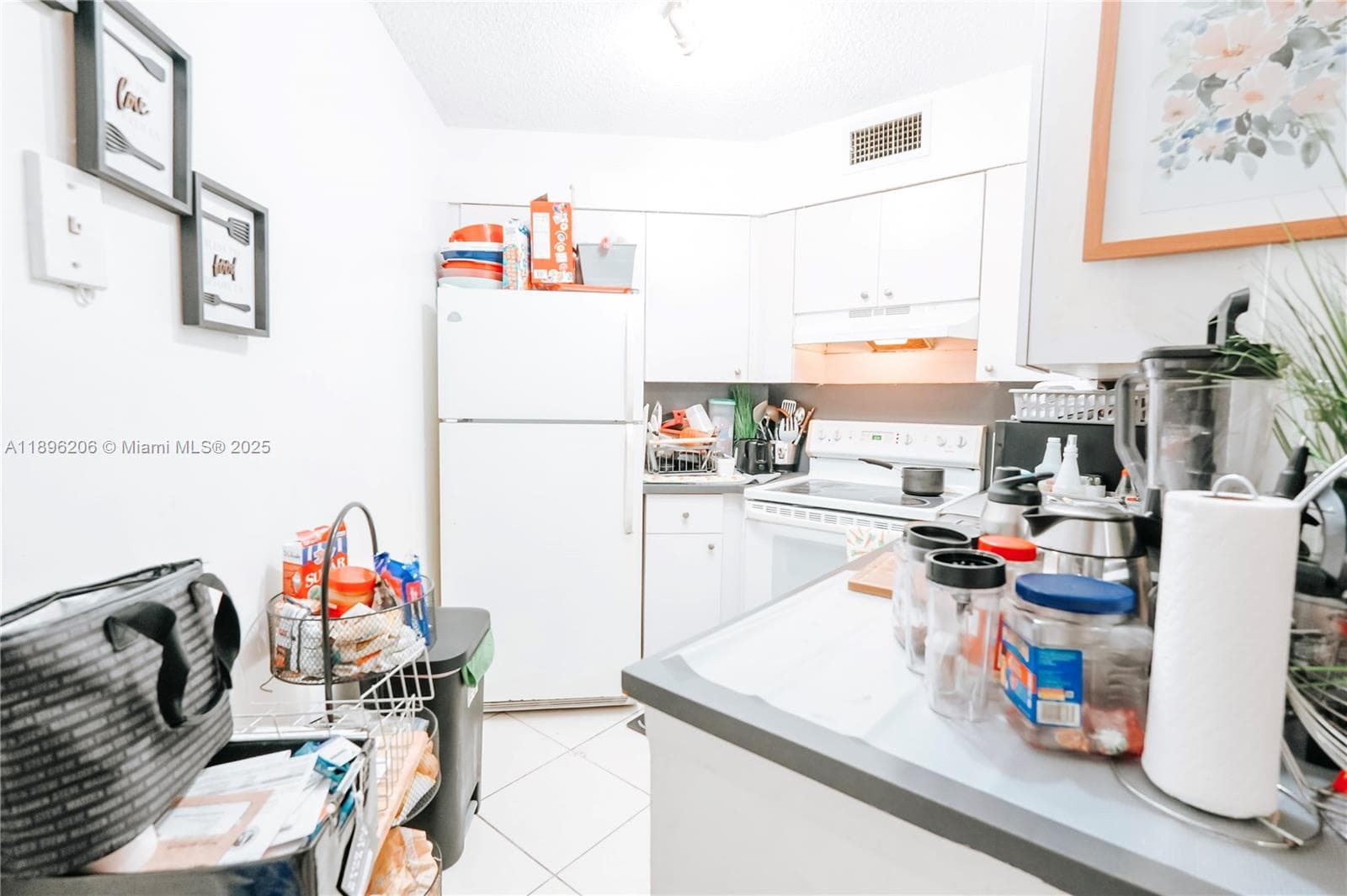 LAKE POINTE CONDOMINIUM · #128 in Oakland Park - Photo 4