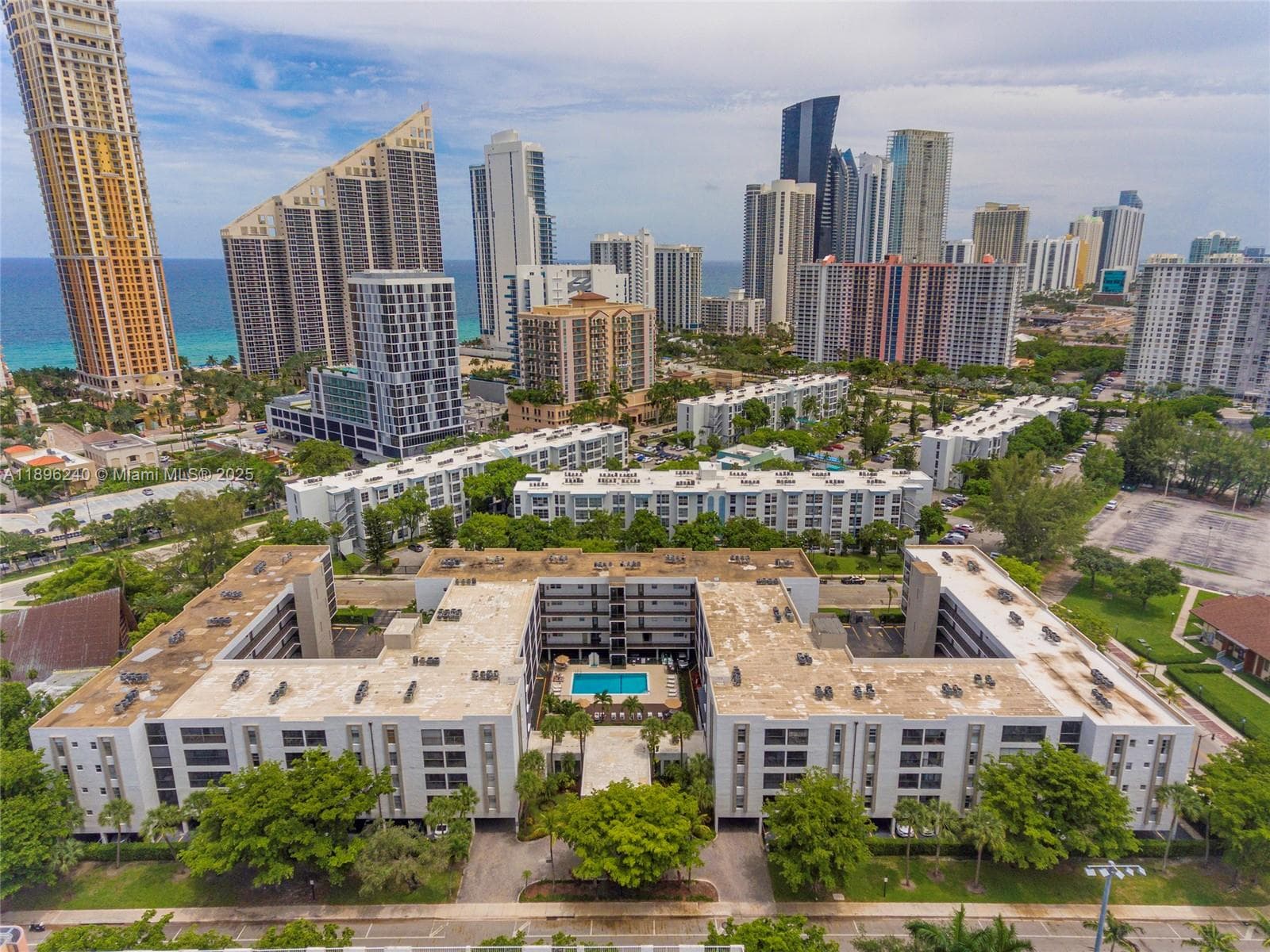 Le Cartier · #426 in Sunny Isles Beach - Photo 27