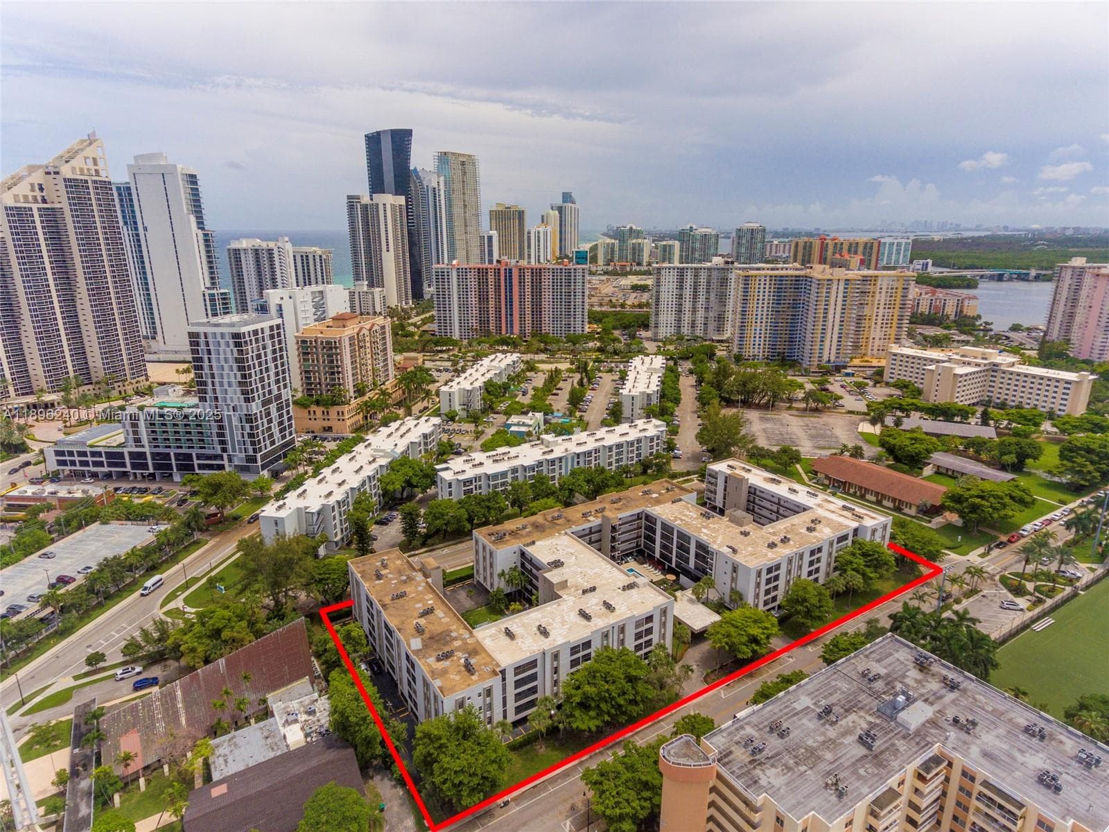 Le Cartier · #426 in Sunny Isles Beach - Photo 28