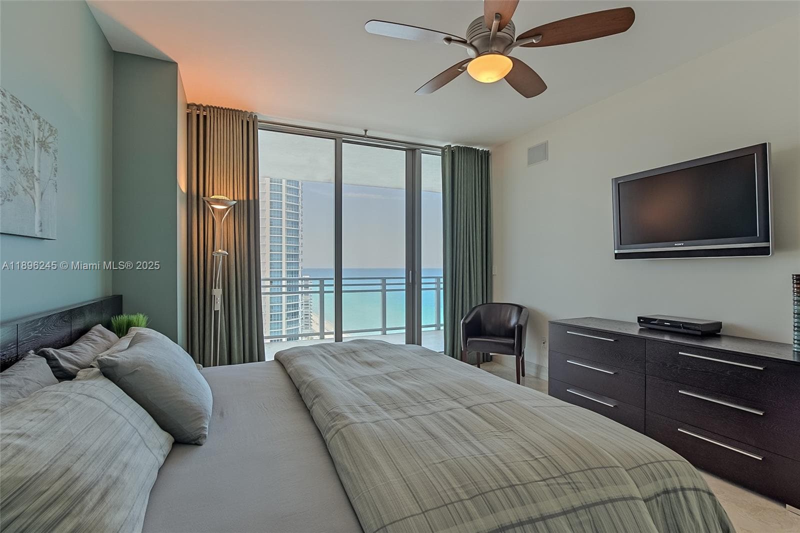 GUEST BEDROOM #2 WITH KING SIZE BED