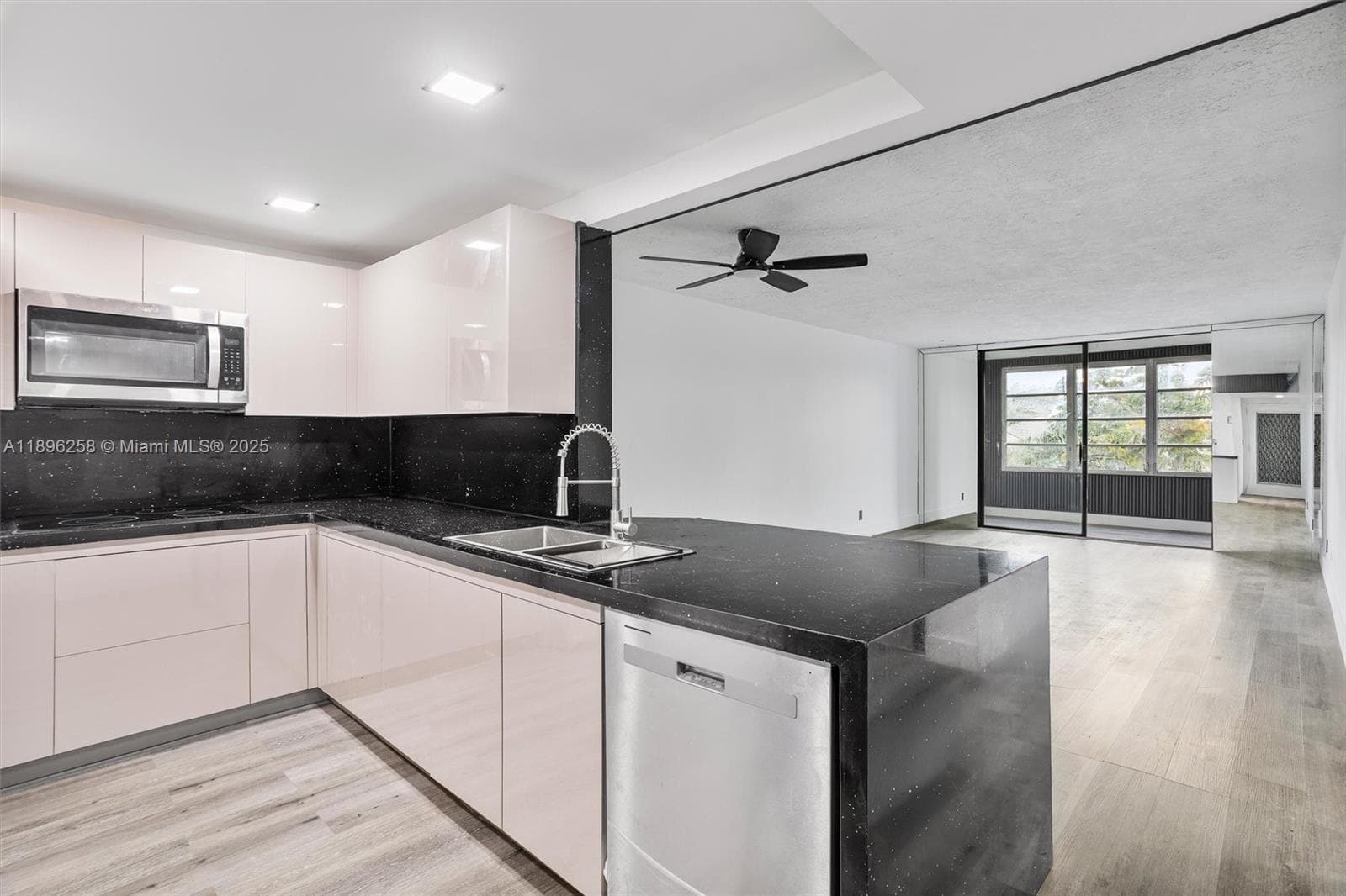 SOMERSET NO. SIX CONDO · #203 in Lauderdale Lakes - Photo 12