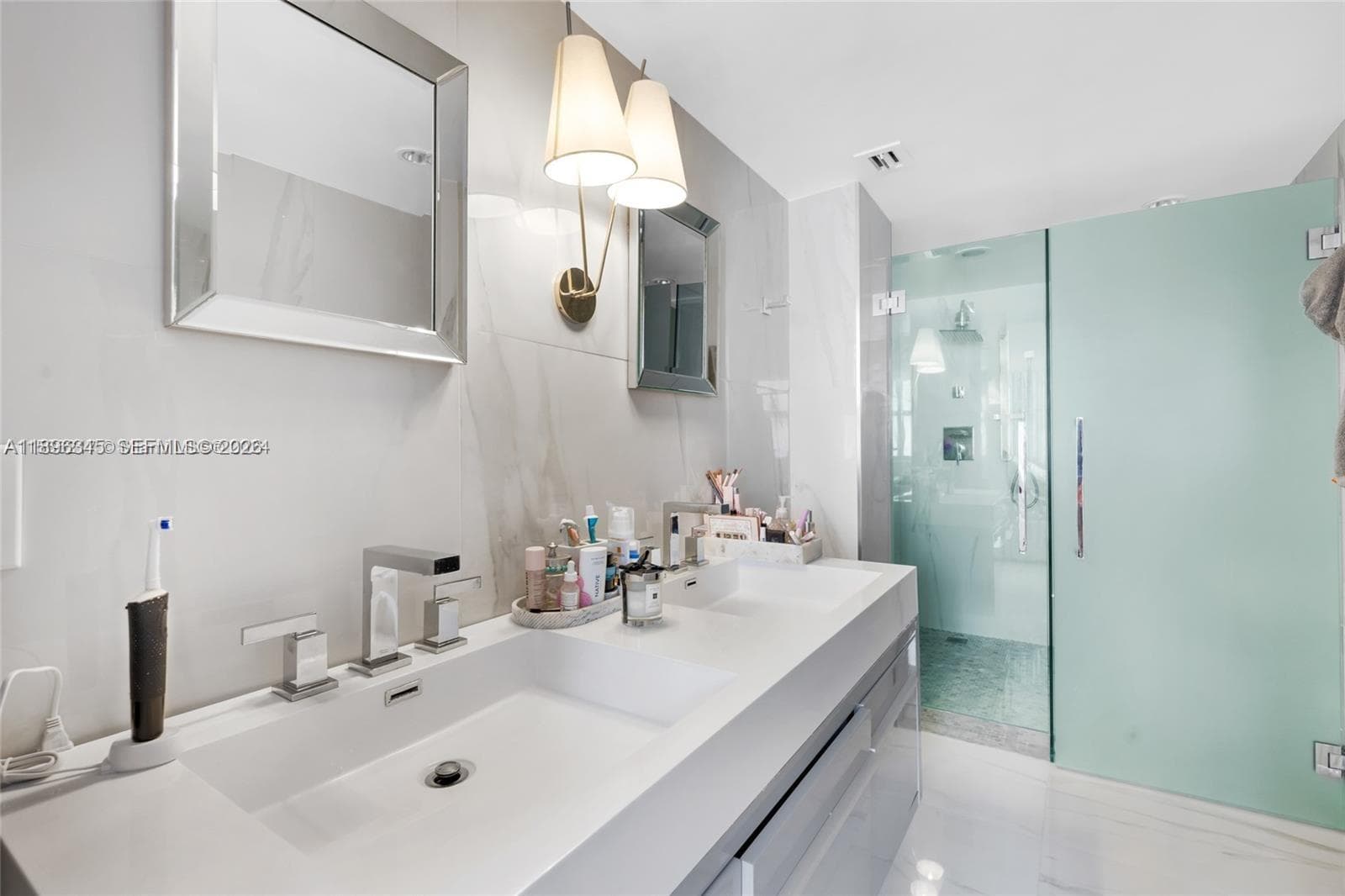 Regency Towers · #2F in Miami Beach - Photo 12