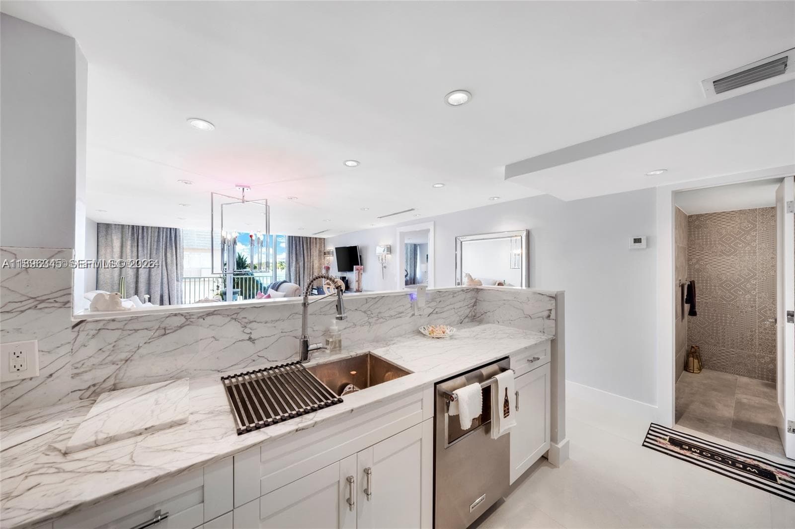 Regency Towers · #2F in Miami Beach - Photo 8