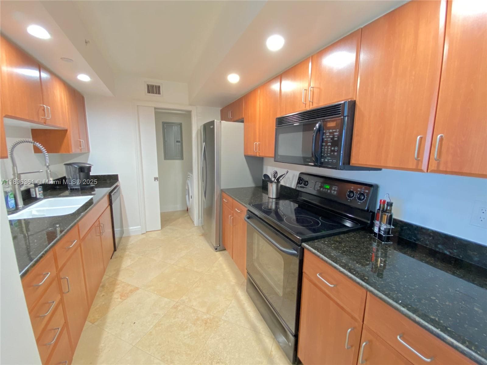 THE COLLINS CONDO · #1422 in Miami Beach - Photo 4