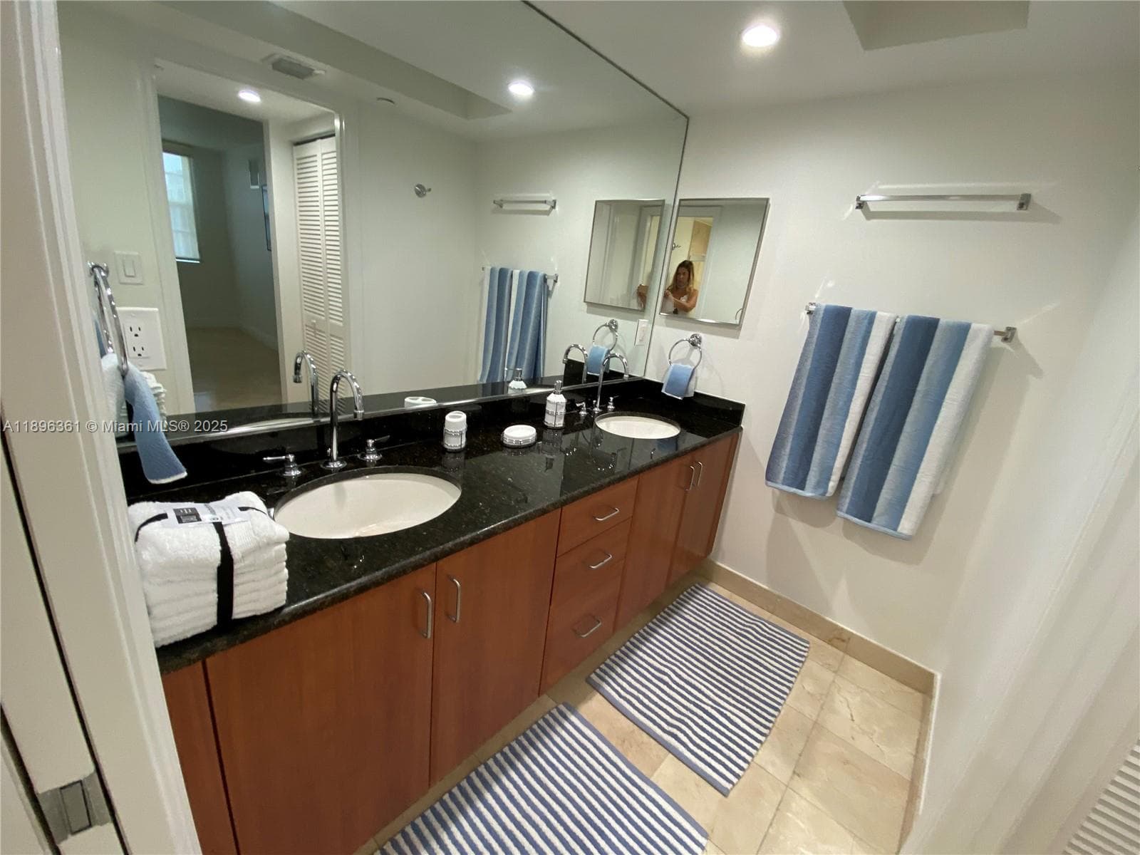 THE COLLINS CONDO · #1422 in Miami Beach - Photo 8