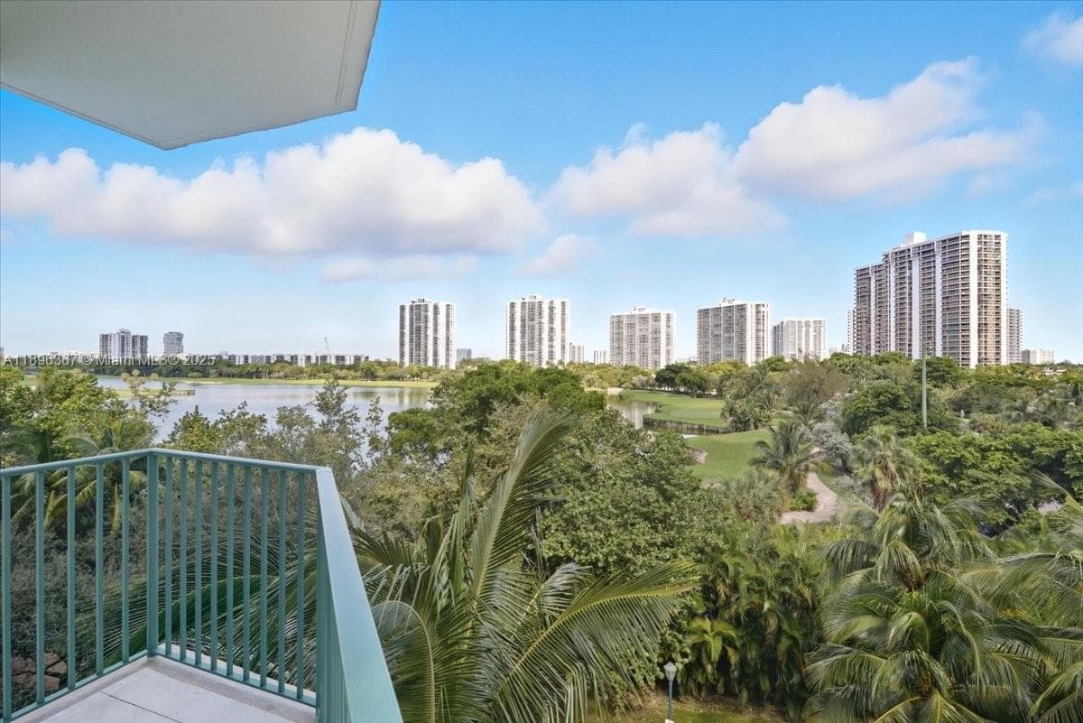 TURNBERRY VLG NO TOWER CO · #516 in Aventura - Photo 1