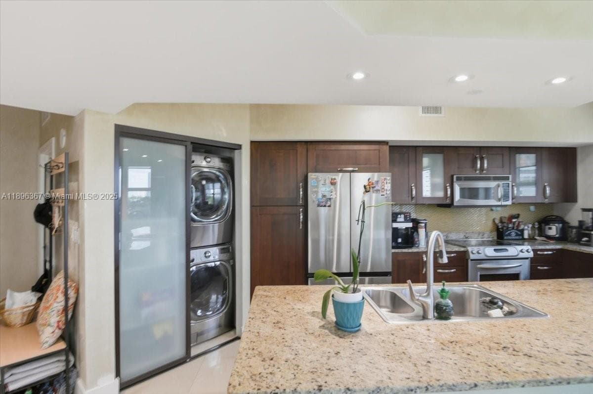 TURNBERRY VLG NO TOWER CO · #516 in Aventura - Photo 18