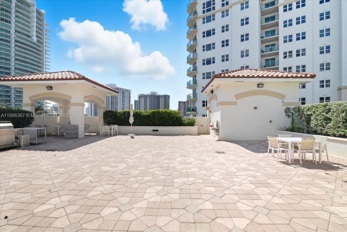 TURNBERRY VLG NO TOWER CO · #516 in Aventura - Photo 54
