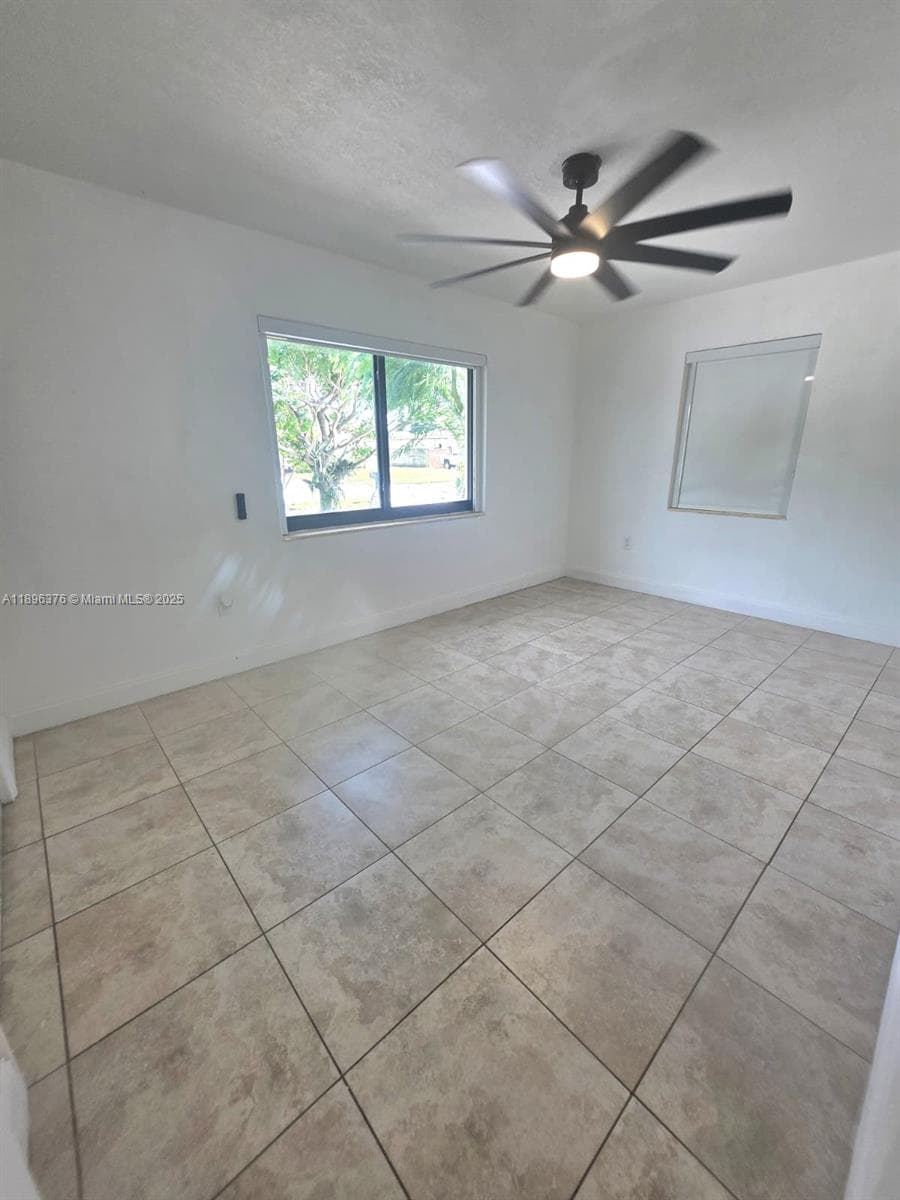 14900 NW 9th Ct photo 4