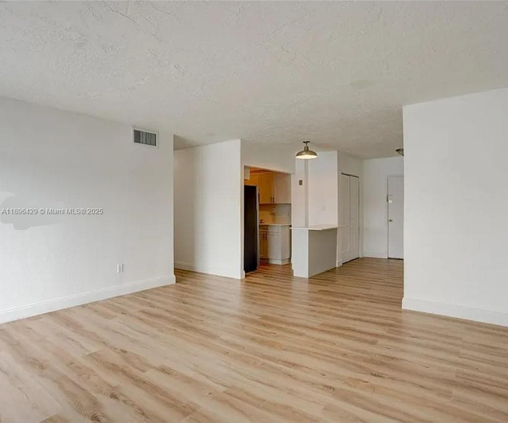 EL LAGO CONDO · #E408 in Miami - Photo 13