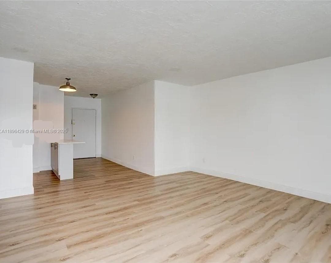 EL LAGO CONDO · #E408 in Miami - Photo 12