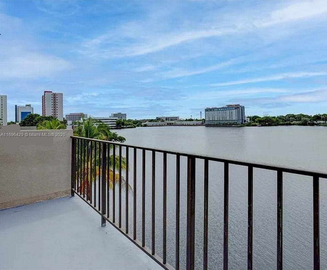 EL LAGO CONDO · #E408 in Miami - Photo 22