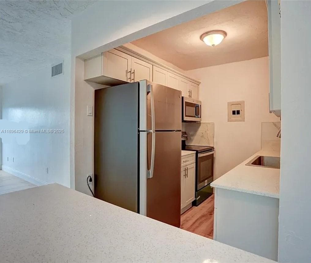EL LAGO CONDO · #E408 in Miami - Photo 14