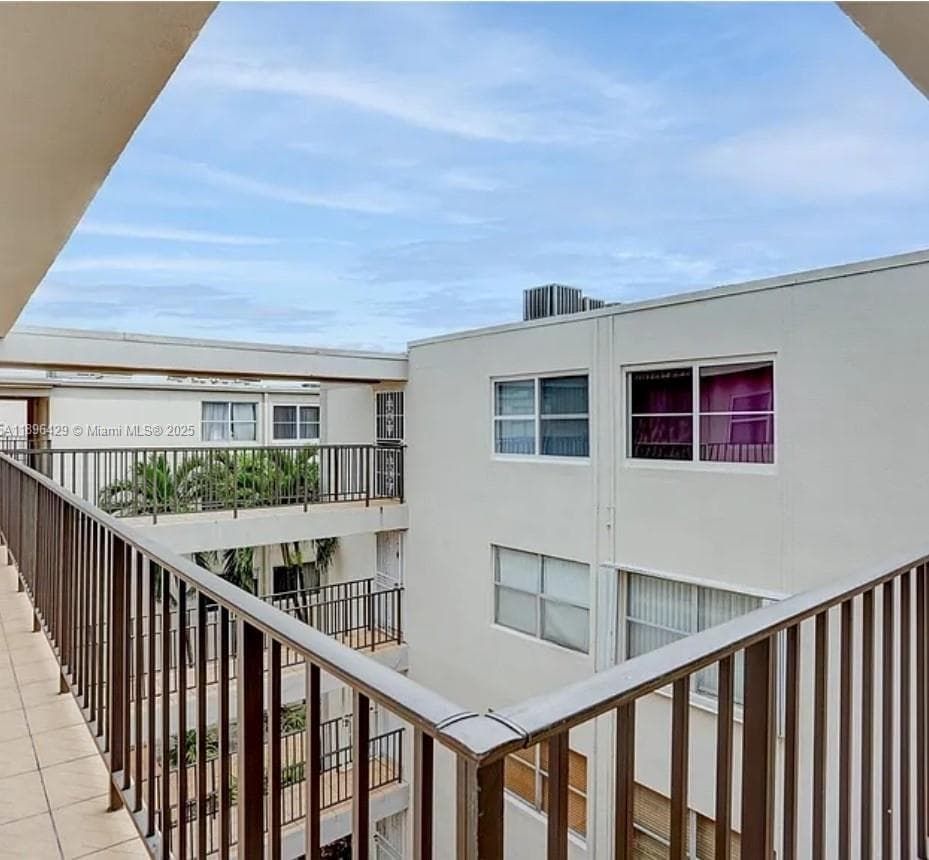 EL LAGO CONDO · #E408 in Miami - Photo 8
