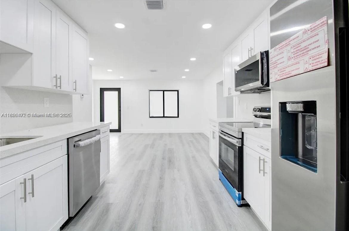 13885 NW 5th Ave photo 2