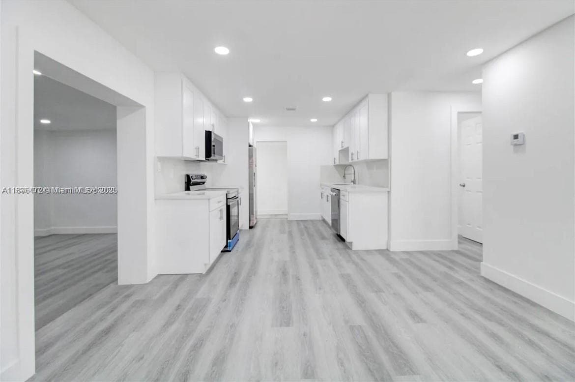 13885 NW 5th Ave photo 3
