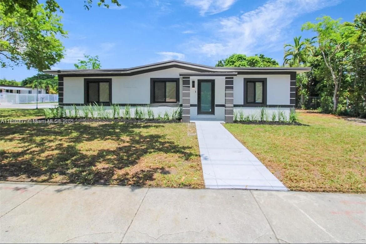 13885 NW 5th Ave photo 1