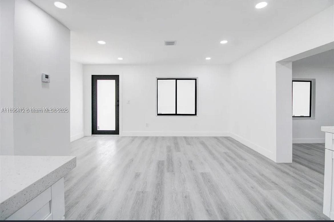 13885 NW 5th Ave photo 4