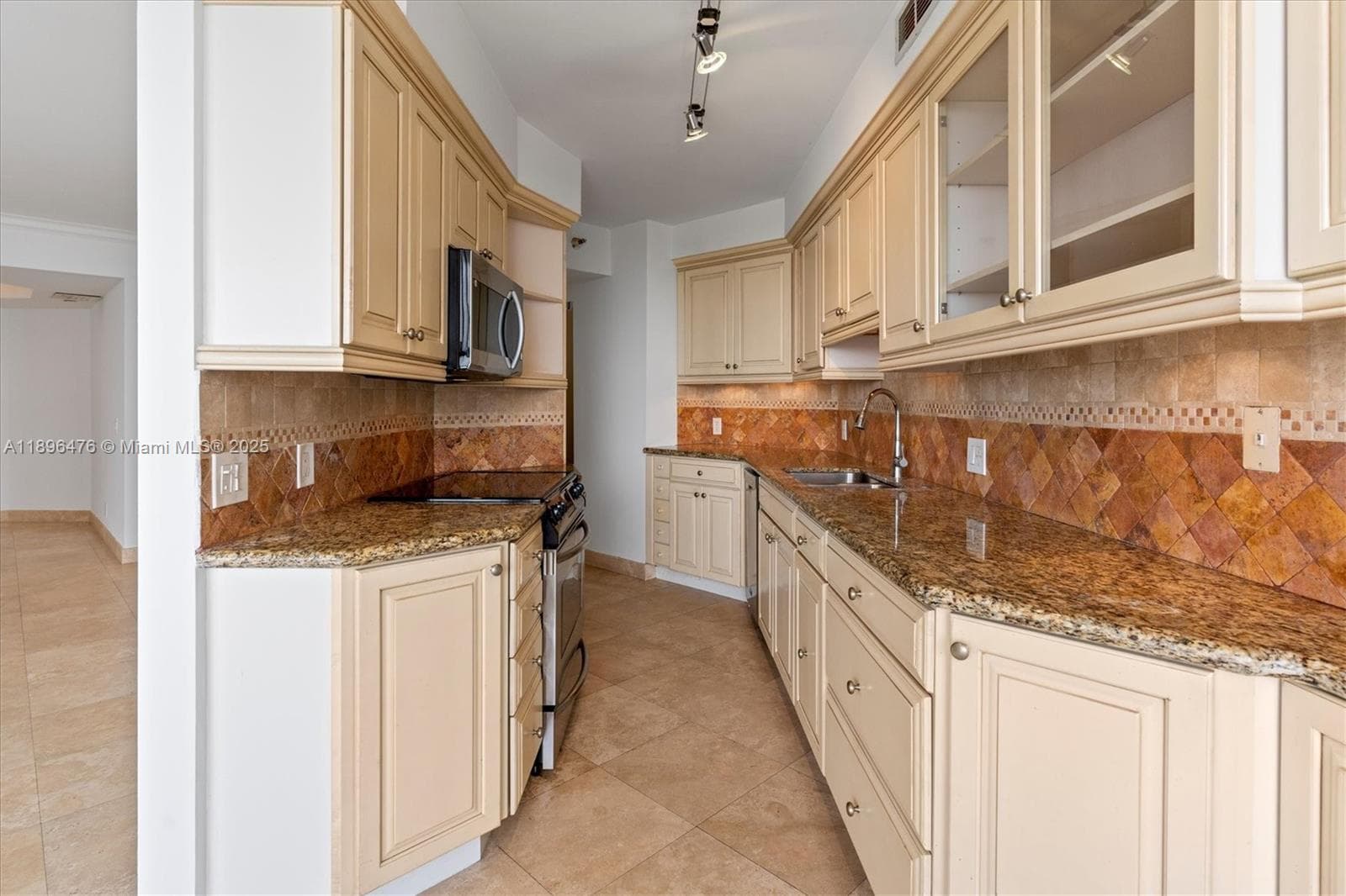 PORTSVIEW AT THE WATERWAYS · #1116 in Aventura - Photo 2