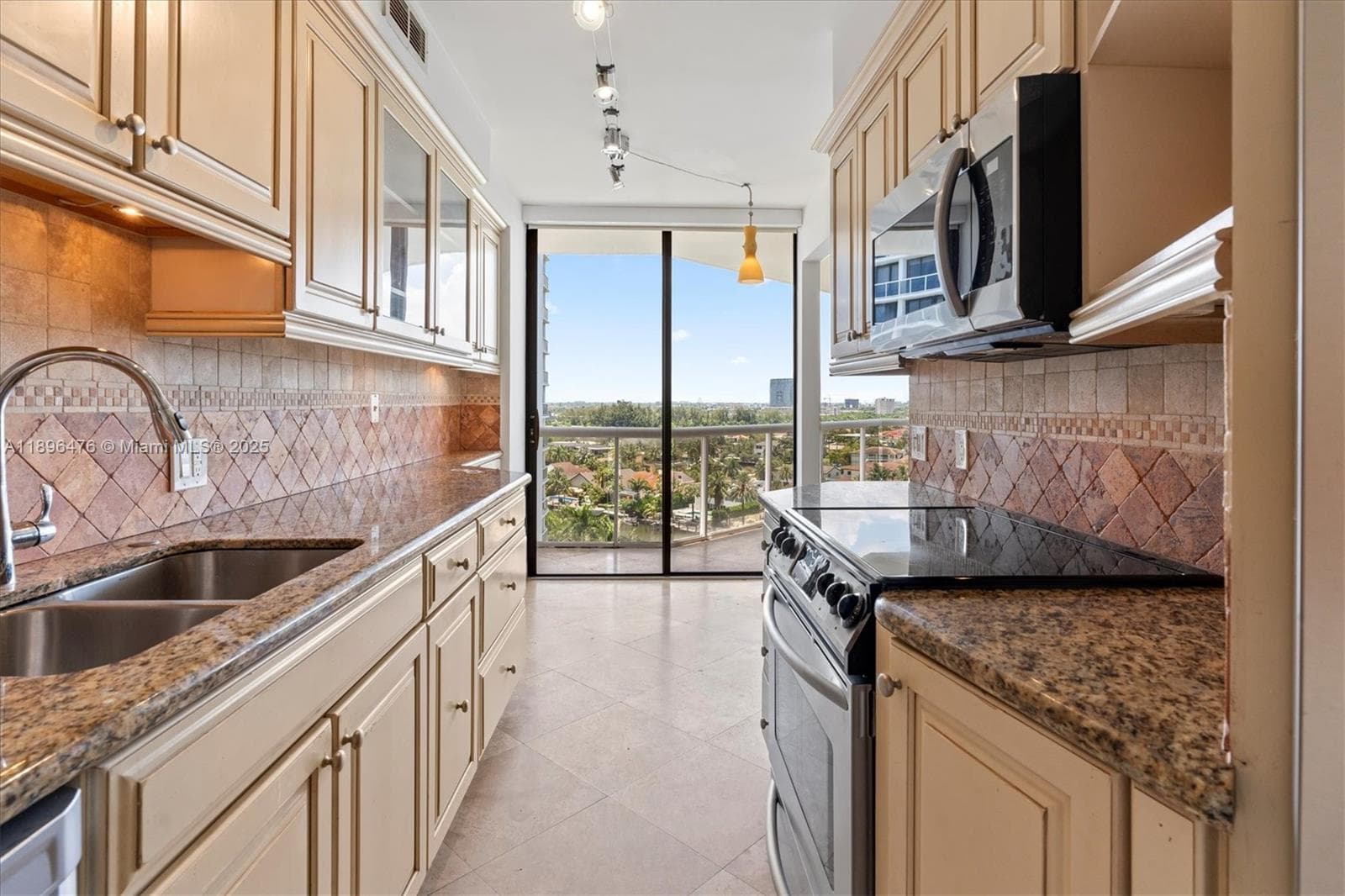 PORTSVIEW AT THE WATERWAYS · #1116 in Aventura - Photo 15