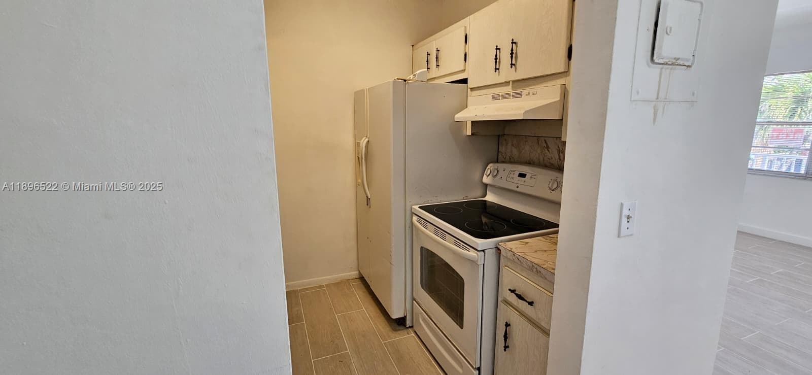 PARK SIDE MANOR B CONDO I · #14 in Hallandale Beach - Photo 17