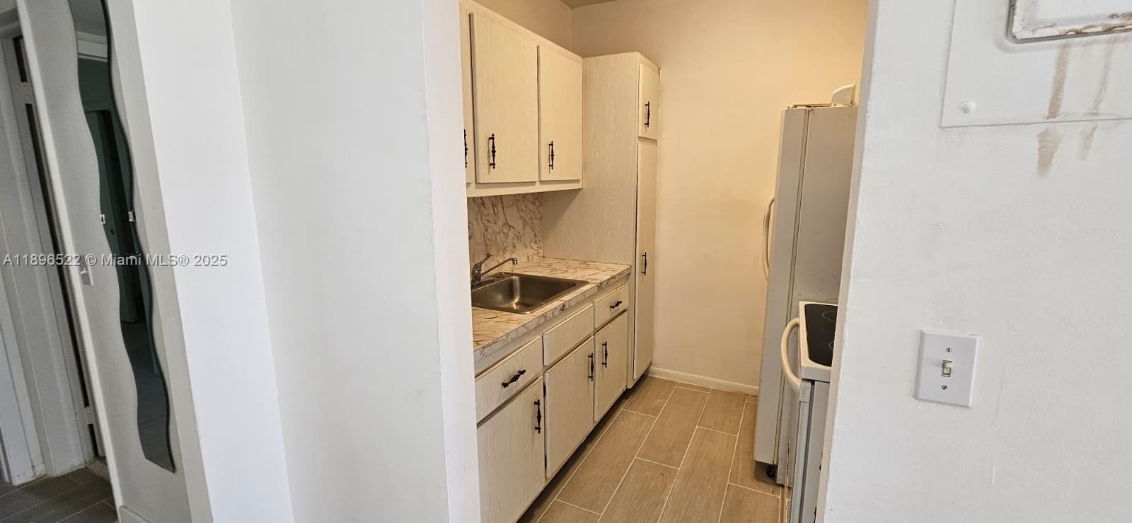 PARK SIDE MANOR B CONDO I · #14 in Hallandale Beach - Photo 16