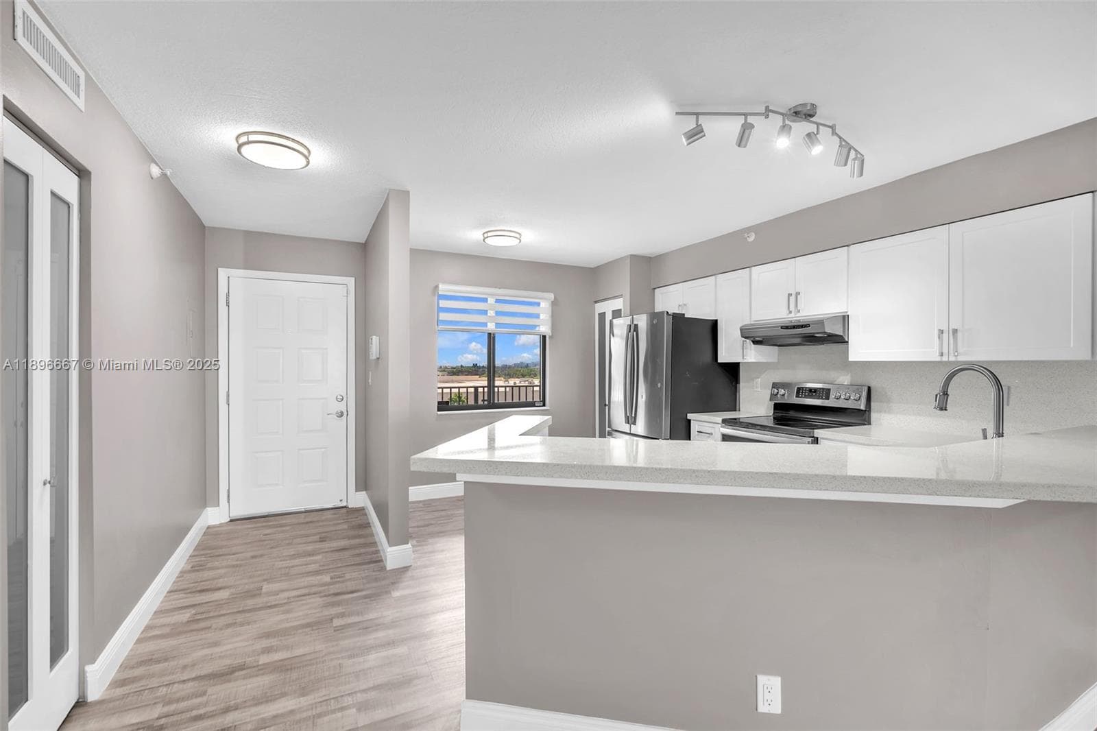Cypress Bend III Le CLUB · #802 in Pompano Beach - Photo 2