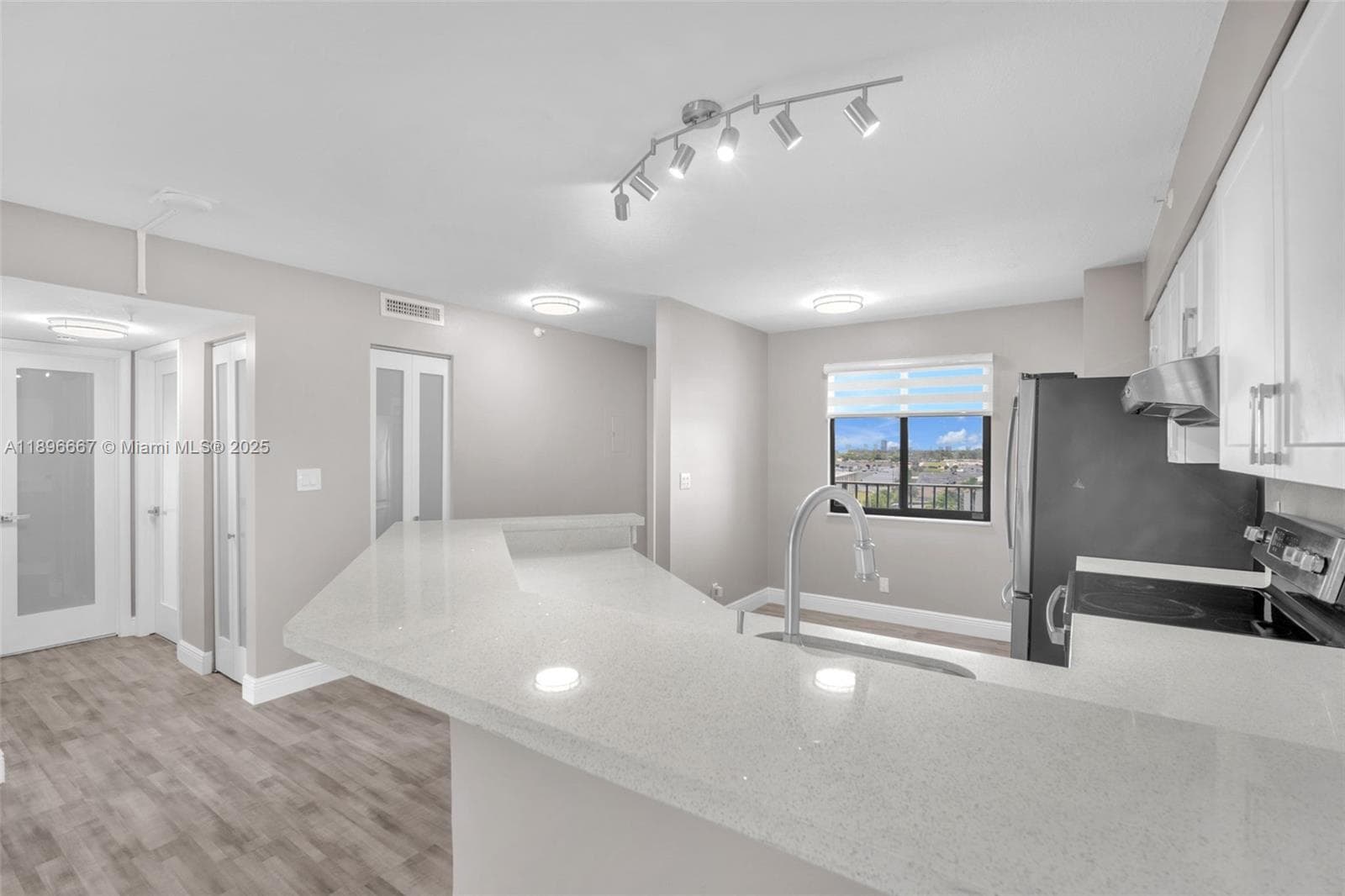Cypress Bend III Le CLUB · #802 in Pompano Beach - Photo 10