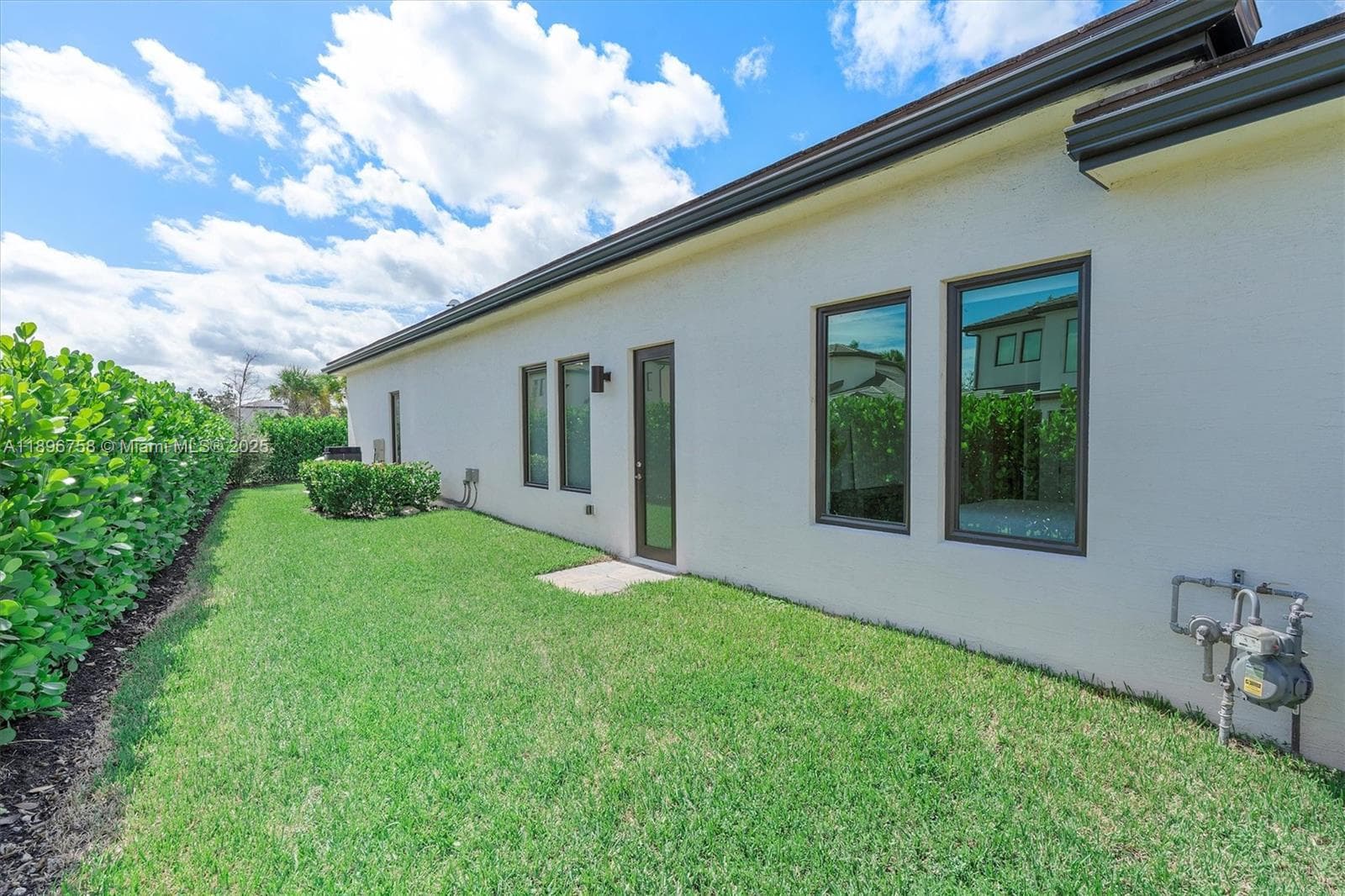 3502 N Ashwood Cir N photo 53