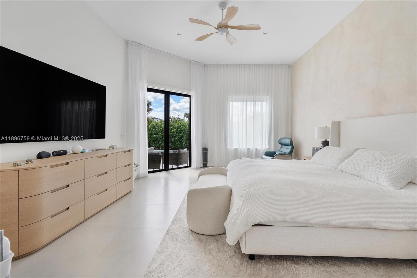 3502 N Ashwood Cir N photo 33