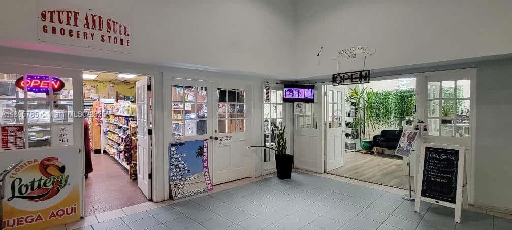 Convenience Store and Beauty Salon at Lobby