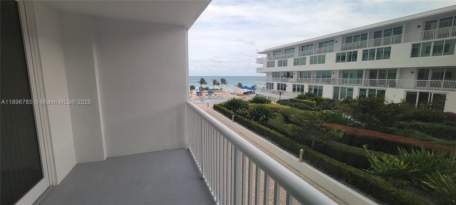 THE CARRIAGE HOUSE CONDO · #214 in Miami Beach - Photo 21