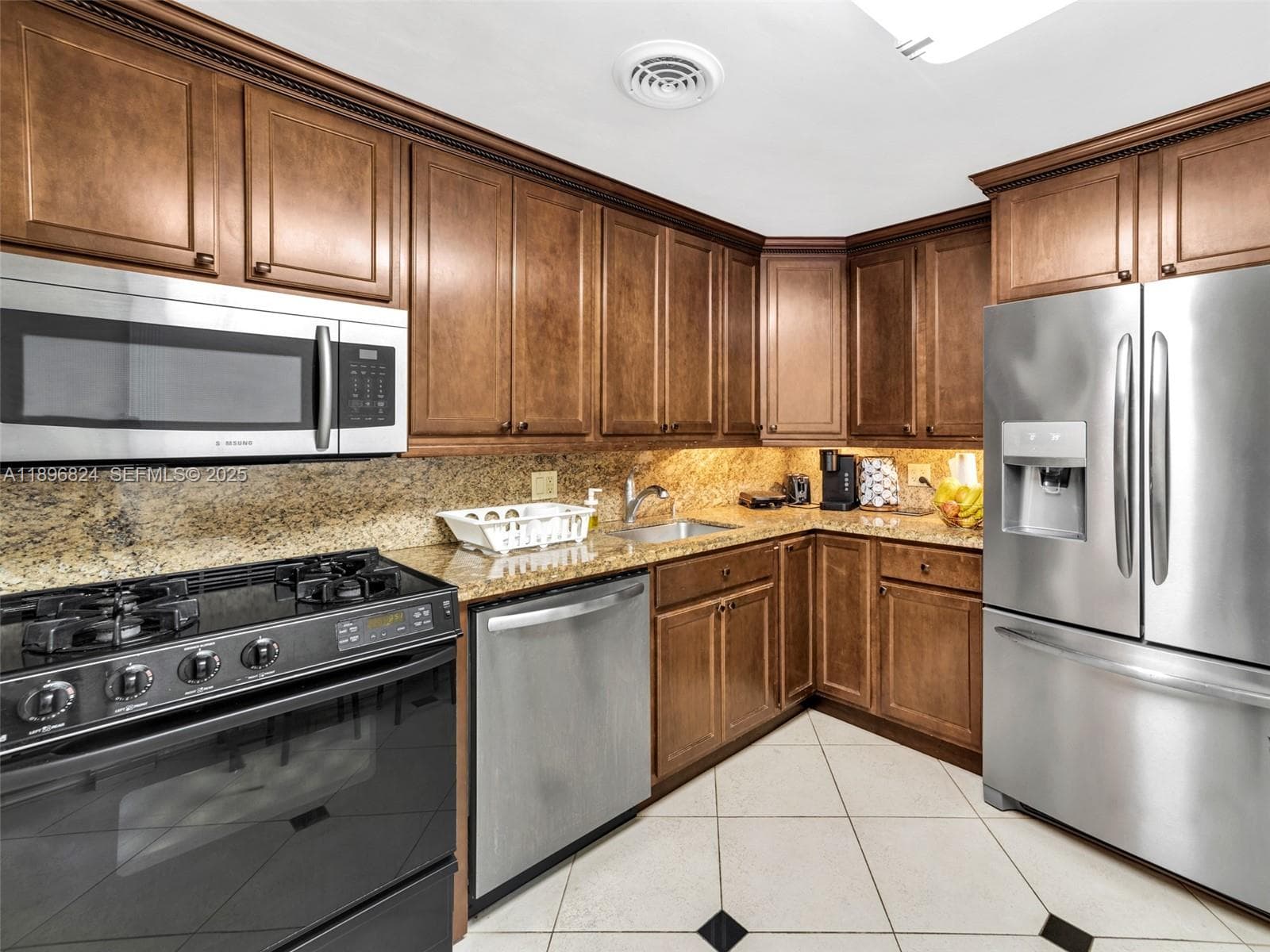 PARKER PLAZA · #523 in Hallandale Beach - Photo 11