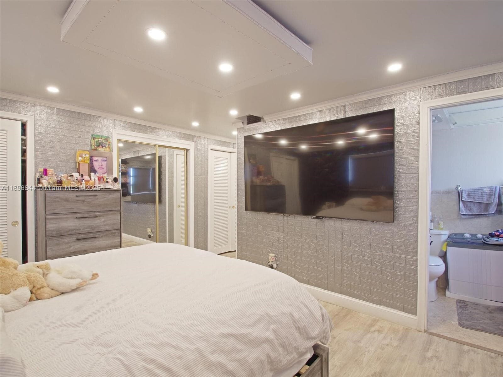 Meadowbrook · #401 in Hallandale Beach - Photo 20