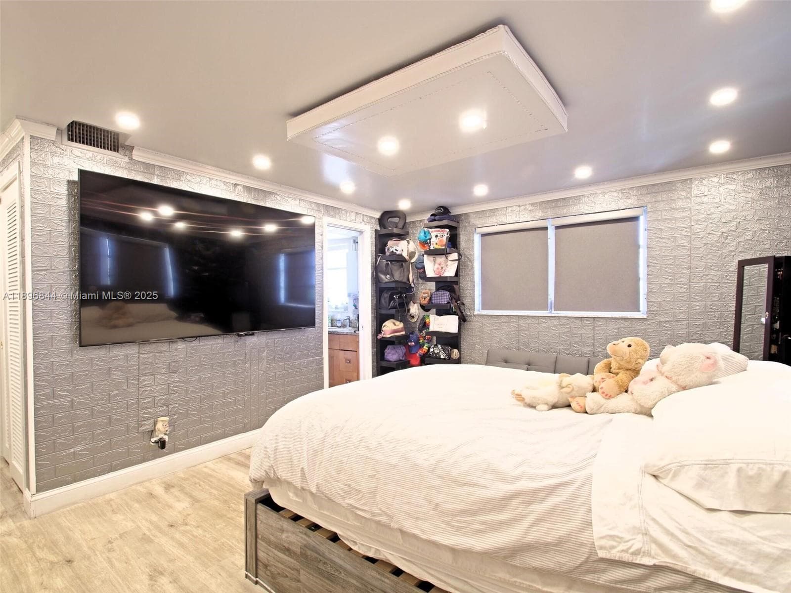 Meadowbrook · #401 in Hallandale Beach - Photo 19