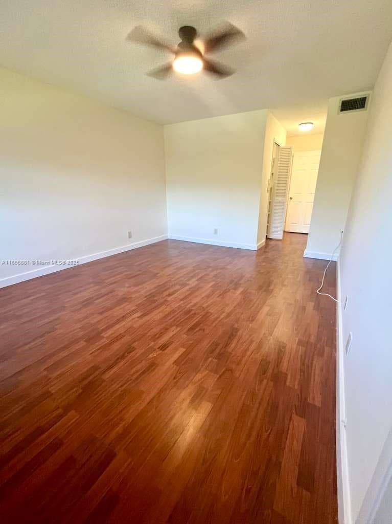 HUGE MASTER BEDROOM