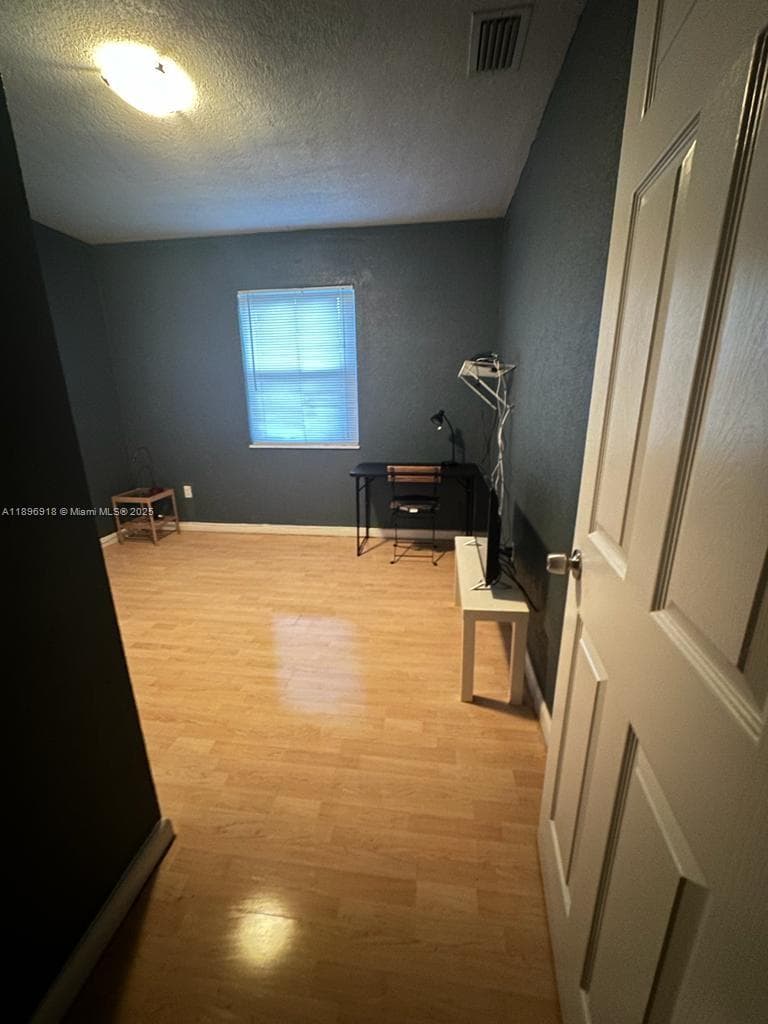 131 Carolina Ave photo 23