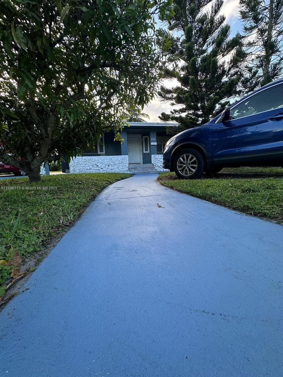 131 Carolina Ave photo 6