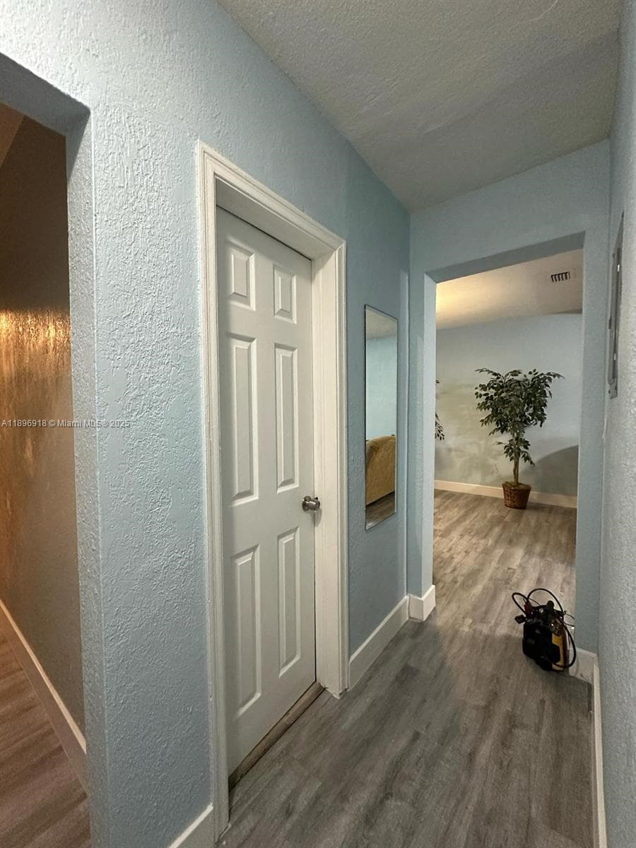 131 Carolina Ave photo 17