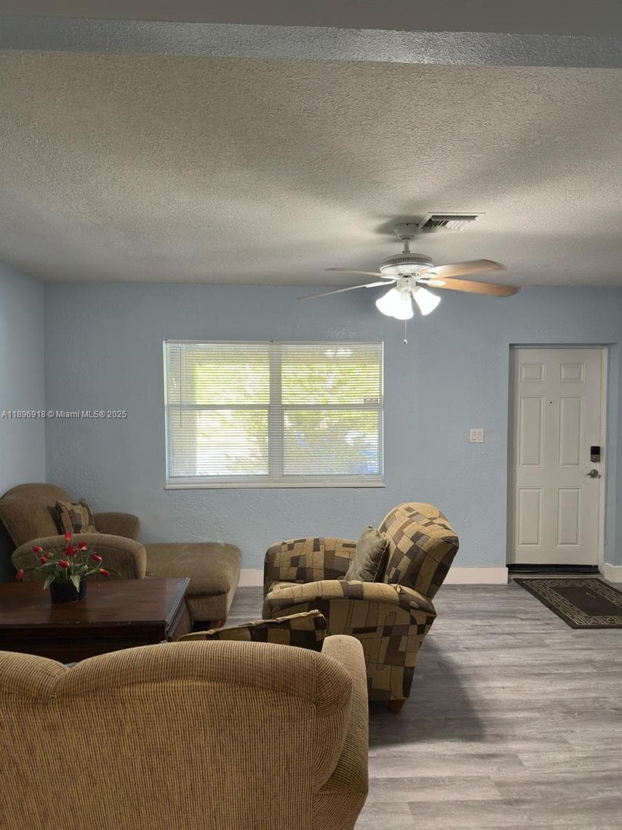 131 Carolina Ave photo 12