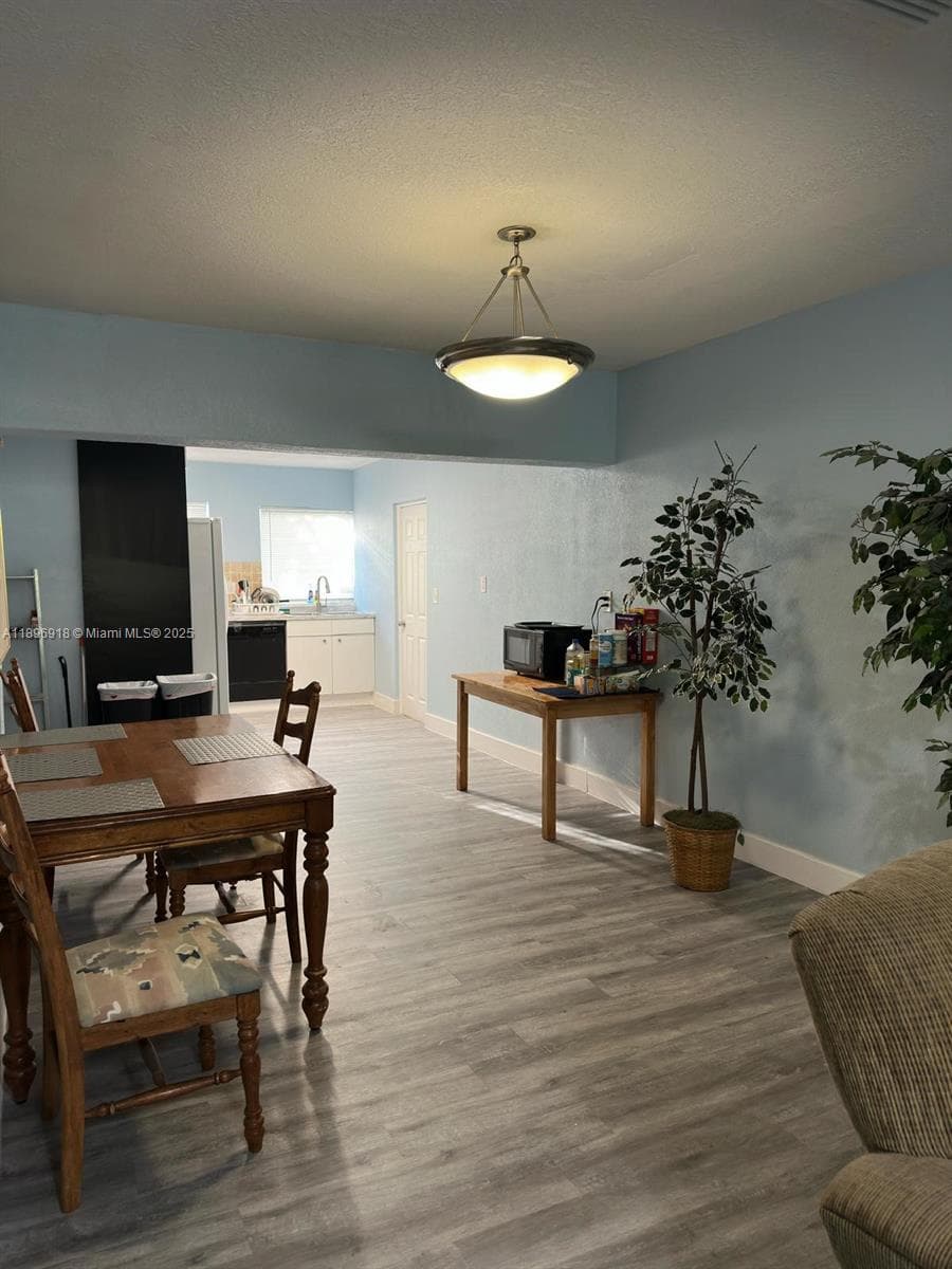 131 Carolina Ave photo 15