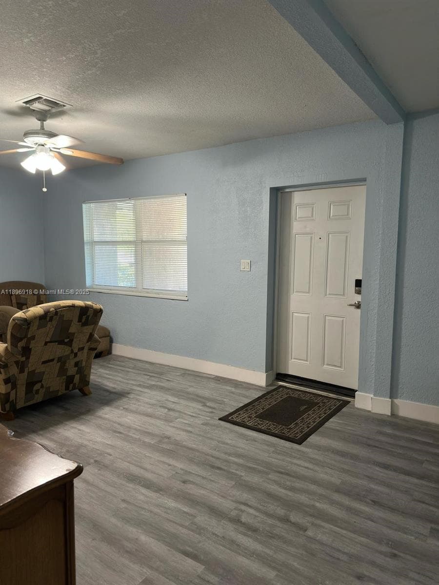 131 Carolina Ave photo 11