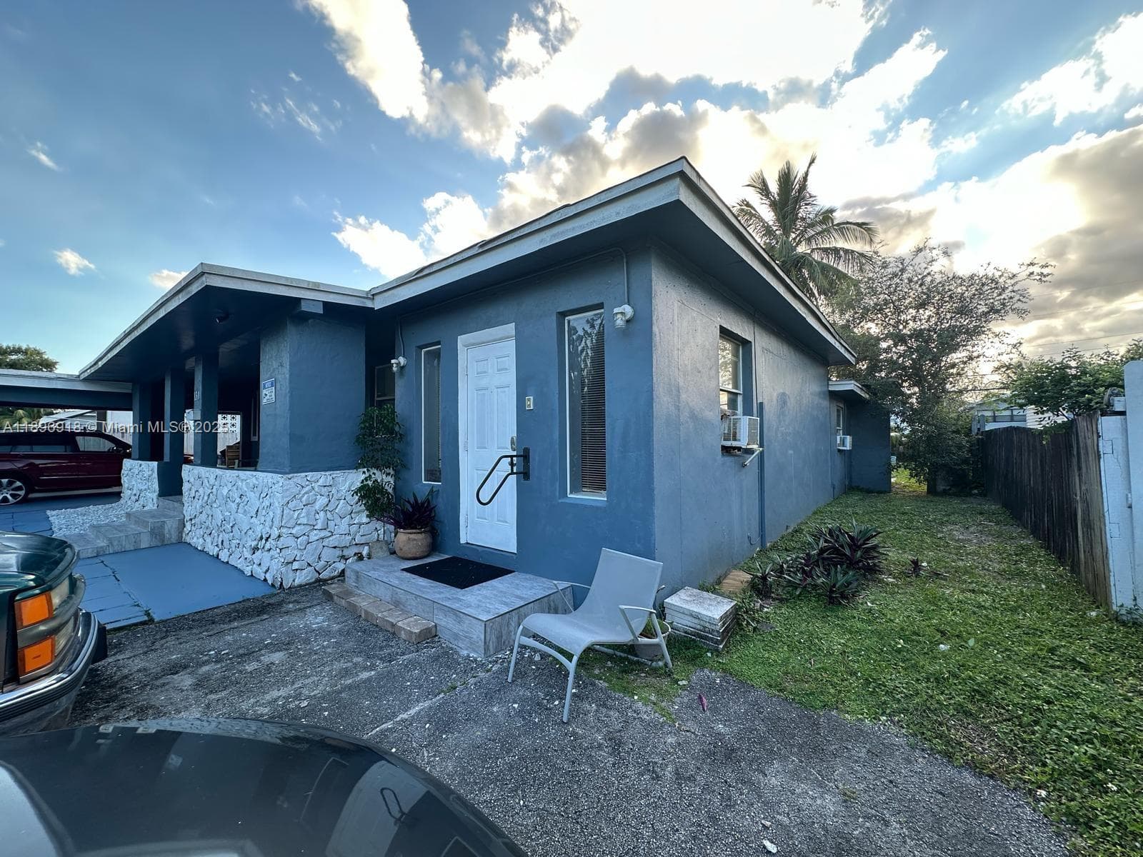 131 Carolina Ave photo 4