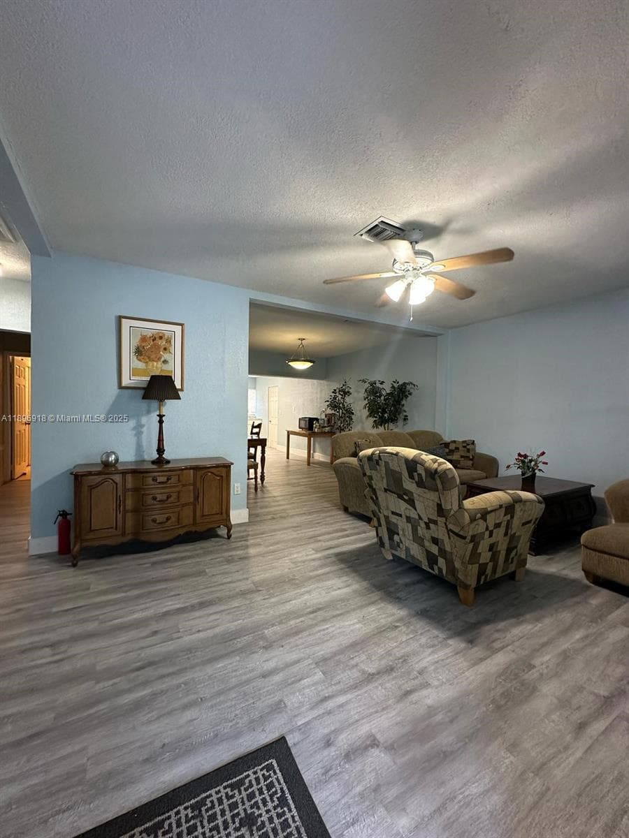 131 Carolina Ave photo 21