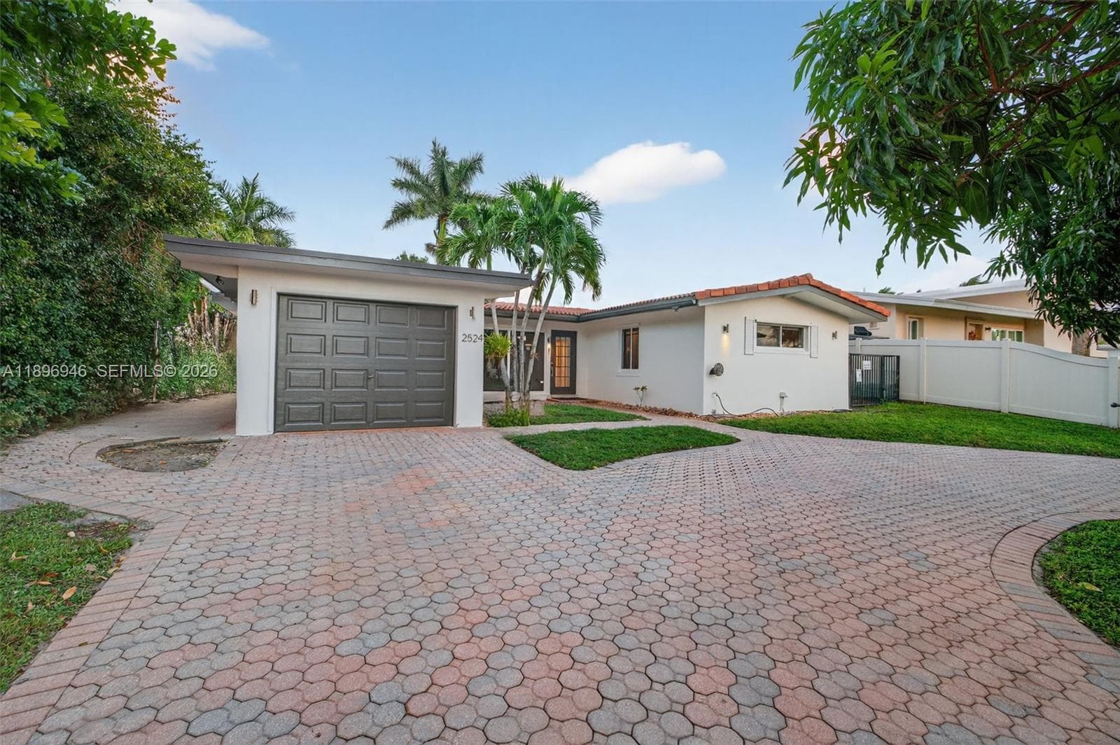 2524 Marathon Ln photo 1