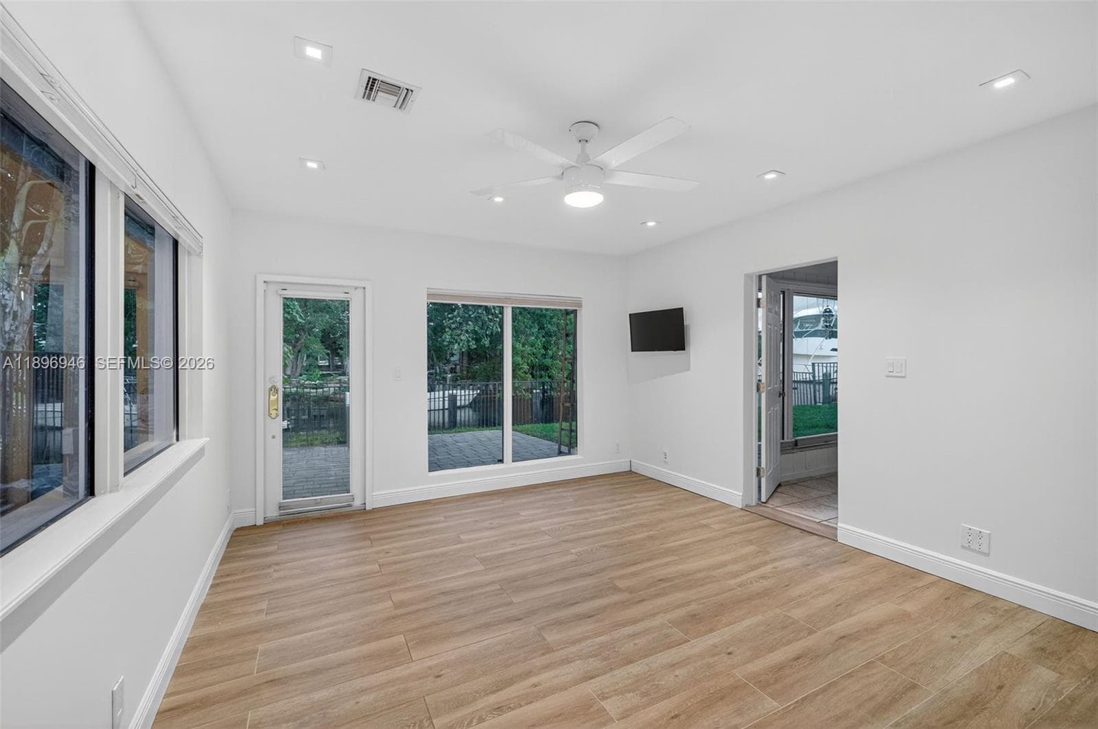 2524 Marathon Ln photo 8