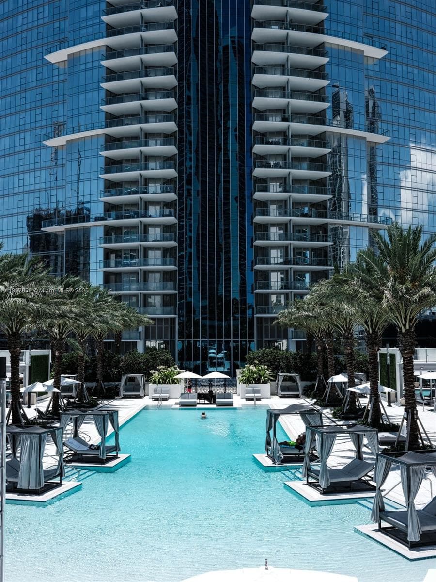 Paramount Miami Worldcenter · #806 in Miami - Photo 43