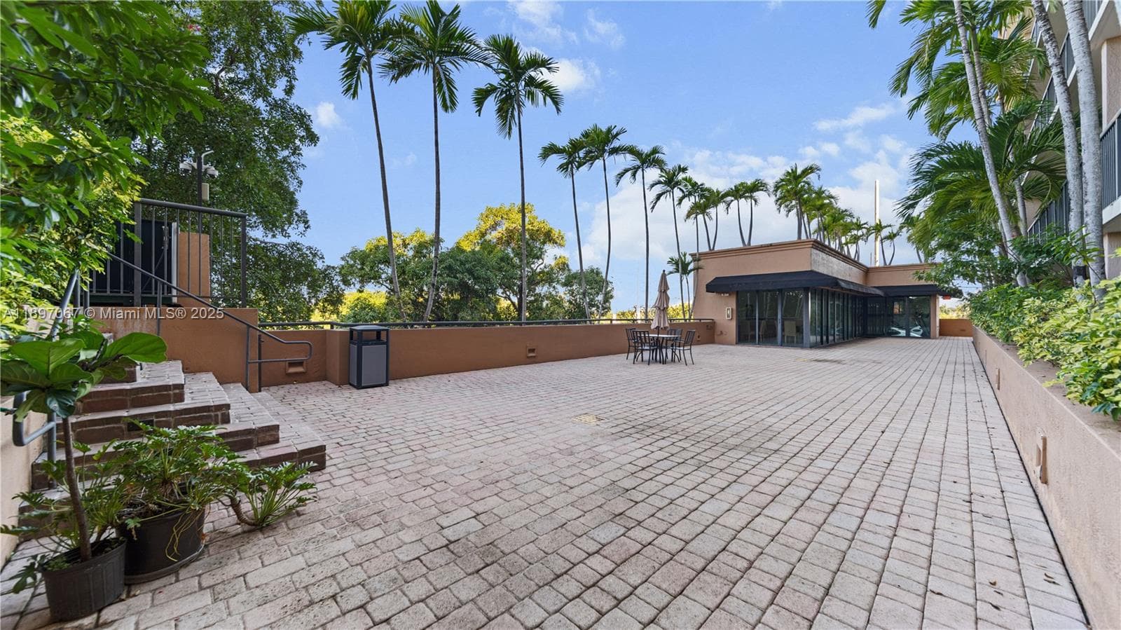 Coral Pointe Condo · #603 in Miami - Photo 27