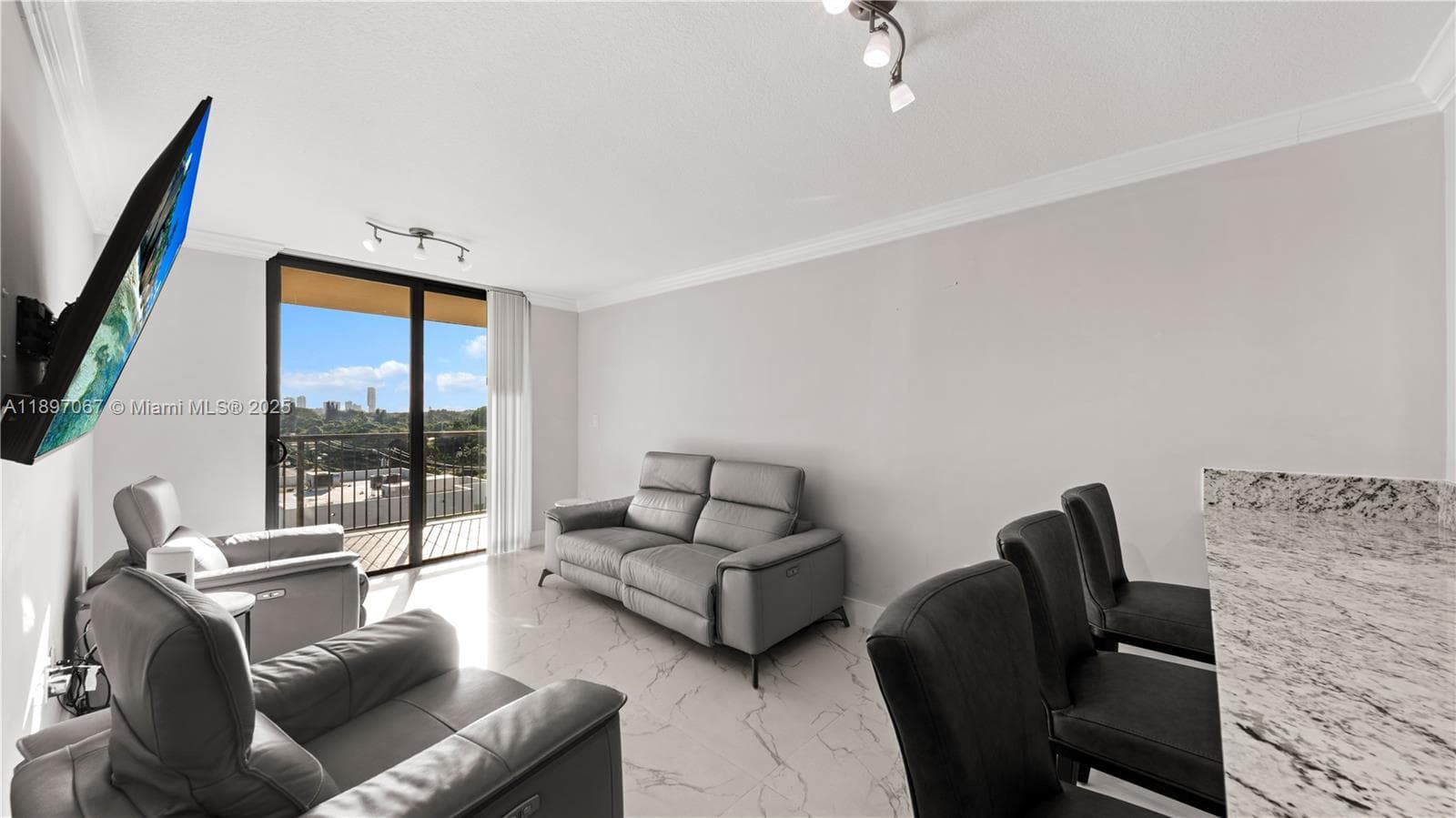 Coral Pointe Condo · #603 in Miami - Photo 12